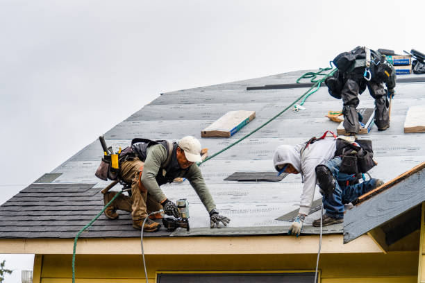 Professional Gutter Installation technician working in Ontario Center, NY